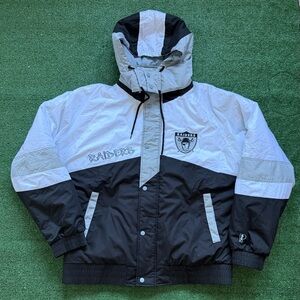 NFL LAS VEGAS RAIDERS PRO PLAYER SPELL OUT WINDBREAKER JACKET SIZE Large